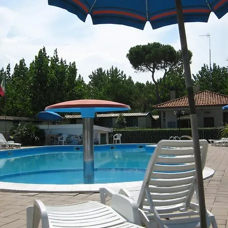 Victoria Mobilehome In Village Juliamare キャンプ場 4*